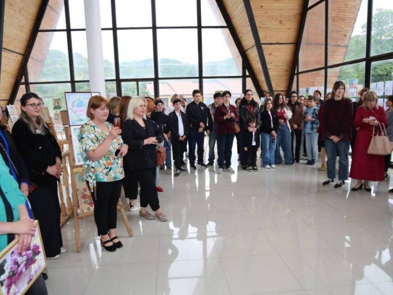 ცაგერის მუნიციპალიტეტის მერის პირველმა მოადგილემ რევაზ ახვლედიანმა ცაგერის სამხატვრო...